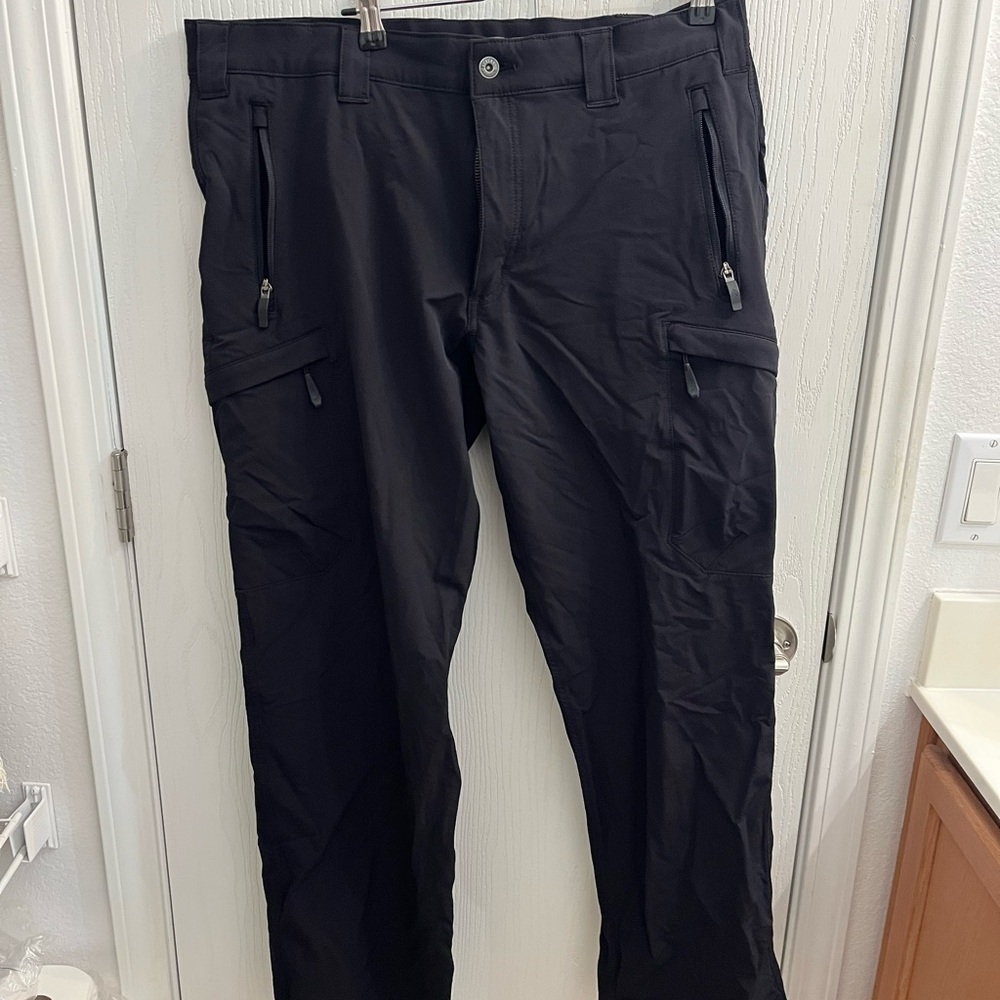 Duluth Trading Co Black Cargo Pants